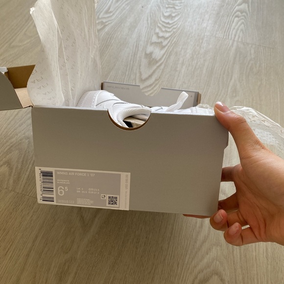 NIKE AIR FORCE 1 Womens size 6.5 - Picture 2 of 4